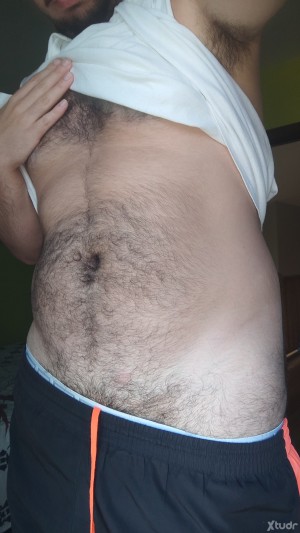Xtudr - Swrgi: Hairy submissive caged very perverted with very few limits and eager to obey. I like facials, gagging blowjobs and being dest...