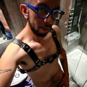 Xtudr - amo_dracor: Someone who knows what they want and how they like it, I'm a bit capricious but decent, I hope to have someone by my sid...