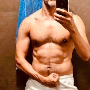 Xtudr - ramix: Muscular, athlete, horny and perverted, not shaved. Out of the scene, without attitude. Spanish. Handsome face. I have a good...