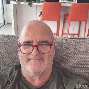Xtudr - Tioduro100: Busco tío joven, sumiso, complaciente y masculino para poder manejar a mi antojo.
Que tenga las ideas claras y que sepa ...