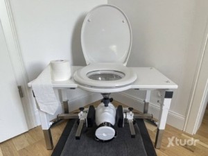 Xtudr - WC: Soy un esclavo pasivo muy complaciente. Con morbo por ser urinario, orinal de cama, wc… 
También lavar al amo tras hacer deporte...