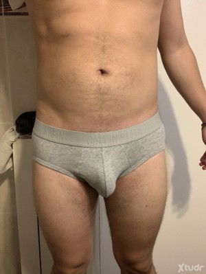 Xtudr - loperajp93: Busco morbo. Juegos, roces. Me va la ropa interior, calcetines, lycras. Soy Neutro. No busco penetracion 