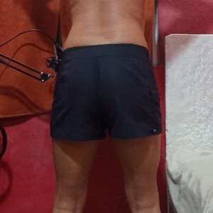 Xtudr - zeroi: 
Busco un compañero para relación abierta que le guste dominar a un chico, convertirlo en un dron sexual, que me entrene para...