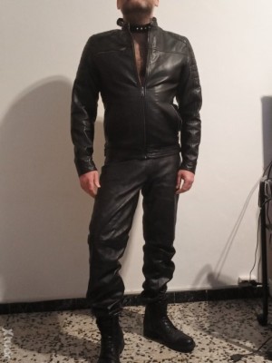 Xtudr - leather_slave:  
