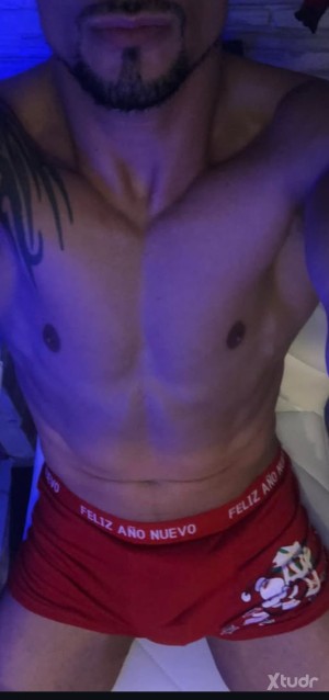 Xtudr - HOTVERSATILXL: I'm versatile, I like masculine guys and that they be versatile or top.