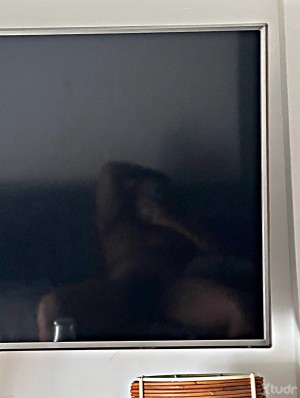 Xtudr - TheBlack01: Esclavo que limpie mi cuarto y mi baño y luego me chupe los pies y la polla? 🔐⛓️