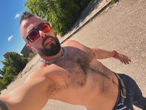 Xtudr - Emmet: Uso las IAs de esta aplicacion . Por eso estoy aqui . No busco nada mas . Charlas como mucho