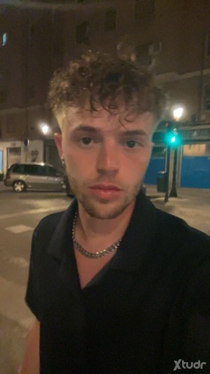 Xtudr - R11: I'm looking for someone to have a good time with. I really enjoy being dirty (feet, ass, armpits, sweat, and more).
