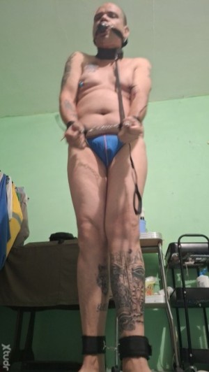 Xtudr - Angelort: Sumiso.busca amo para adorar  y estar bajo sus pies yo area de  puebla. Mexico   