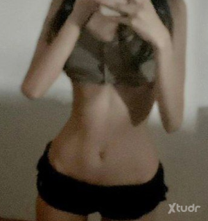 Xtudr - Katy: Sumisa principiante, busco un amo
18 years 
1.50 cm