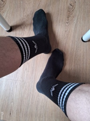 Xtudr - MaxMaster: Dominant man looking for submissives.
I like insults, slaps, spit, piss, eating my feet and socks, deepthroating, facesit...