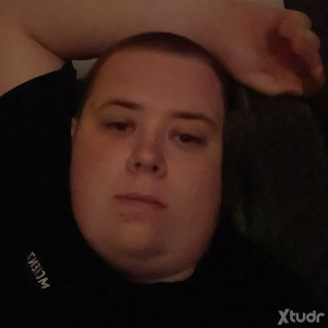 Xtudr - ryan_22: Fat guy just looking 😉