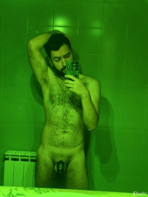 Xtudr - HairySlave: Busco amo Dom o colega que tengamos  mismos gustos , un amo a quien pertenecerle y servir, un amo que me use a su antojo...