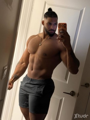 Xtudr - Gaintmaster: 
Confident, commanding, and unapologetic. I value respect, loyalty, discipline, and clear boundaries. If you’re looking...