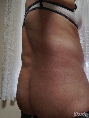Xtudr - valla1971: I'm a married, tame, very docile and submissive domestic. I serve to give pleasure.
I like that the male keeps me in chas...