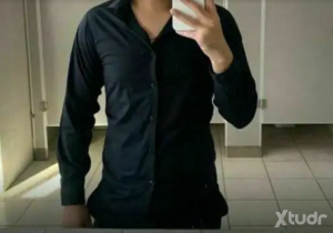 Xtudr - babyhot: Hola papi, soy nuevo en este ambiente y quisiera ir lentamente hasta ser tu sumiso tragon