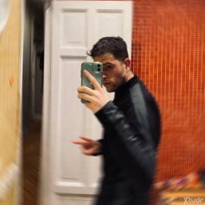 Xtudr - Asiento__esclavo: My face, chest and neck are your seat for you to use for as many hours as you want. If you're sweaty after the gym...