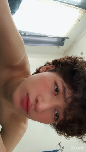 Xtudr - Isa17: Me llamo Isa :) háblame con gusto solo perfiles con fotos sin fotos no responderé :( ❤️👁️💋👁️