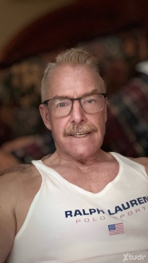 Xtudr - Mclawless1aol: I like to be fit and same for others, muscular types .Be yourself   All types of fun from  leather to vanilla.