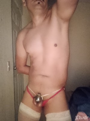 Xtudr - DanDanDan: I'm a guy looking for a fetishistic relationship involving dildos, poppers, women's lingerie, bondage, cruising, fisting ...