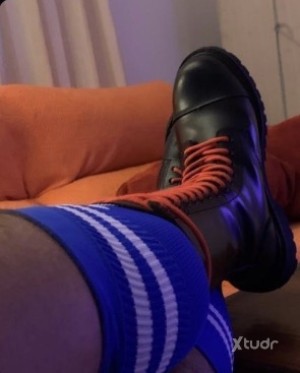 Xtudr - travieso33: pues soy  gordete , wapoo , morboso , busco amos , sumiso , perretes , exclavos que me regalen cosas o zapas nuevas 