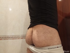 Xtudr - bi_lbao: Bisexual 180 strong 17cm dark-haired shaved versatile popper vice-ridden