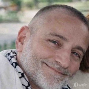 Xtudr - Juannsol: I like being submissive and obedient, worshiping my Master's feet... and things like that