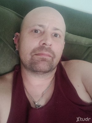 Xtudr - skit7689: Like to read, watch tv, hike. Other than that I am a boy looking for his daddy to be used by