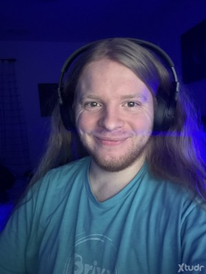 Xtudr - EricLatta: Just trying this app out! Message me if you like!