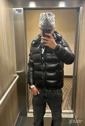 Xtudr - CashCabronXL: Superior young guy and dominant male who loves money. I want you to put yourself in your place and be my servant and m...