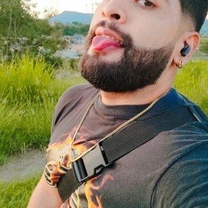 Xtudr - j.gab: No tengo sitio
Dominante activo, busca complacer a pasivo desde lo más básico cómo juego de roles, anatomía, juegos, busco su...