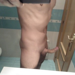 Xtudr - sergyhot27: I'm interested in very large cocks (at least 18 CM). I'm Versatile with experience, if you're only looking for Top or on...