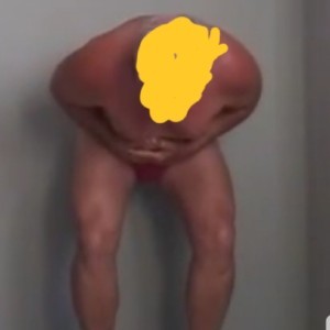 Xtudr - Juanrogo: Hetero, maduro, 61 años. Fuerte y buen cuerpo. No soy gay, ni busco sexo. Tengo una fantasía en la que me gusta recibir pu...