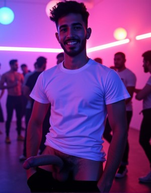 Hombre árabe de 19 años con rasgos faciales definidos y cabello oscuro y rizado, vestido con una camiseta blanca ajustada y pantalones negros ajustados, mostrando una erección prominente a través de la ropa, en medio de una discoteca árabe llena de luces de neón y música ensordecedora, con personas bailando alrededor, el hombre se encuentra en el centro de la pista de baile, con una sonrisa confiada y sensual, mientras se abre la bragueta de los pantalones y muestra su polla erecta, con un glande rosado y un tronco grueso, rodeado de vello púbico oscuro, bajo la luz estroboscópica que resalta cada detalle de su cuerpo, en un ambiente de fiesta y sensualidad, con un estilo hiperrealista y detalles de alta calidad.