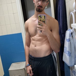 Xtudr - sumisonovat0: Perro sumiso con ganas de que lo usen en sesiones.
Ostias, lapos, bondage,pies, calcetos, zapas, meos, tortura de huev...