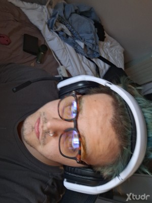Xtudr - Javv🍒: Looking for a good dominant man. Doesn't matter the appearance.