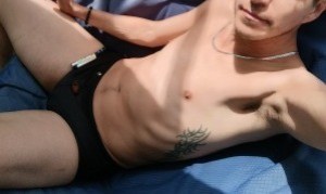 Xtudr - BDSM7: Me encanta estar bien amarrado, que me torturen y por largo tiempo y me graben. Me encantan los latigazos, cbt, gut punching,...