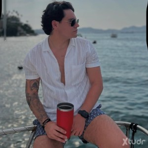 Xtudr - andresveneno69: Me urge buscar un buen palito 
