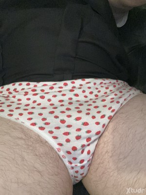 Xtudr - pt4tbjyt: I’m looking for sex to night atStalybridge to night if you got a van for sex send me a message if you got a motorhome you ...