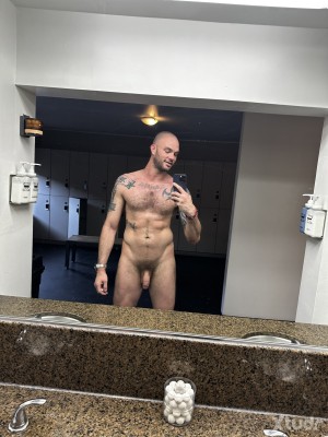 Xtudr - Jesen_top: I'm looking for a submissive slave who serves me like a puppet. I charge for tribute and payment is in advance, don't sen...