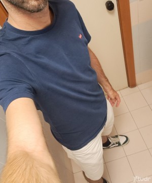 Xtudr - Flender: Soy un chico italiano, sumiso y muy ubidiente. Me gustaria ser esclavo de otros chicos más jóvenes de mi, ser utilizado com...