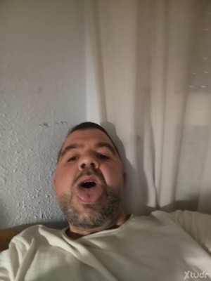 Xtudr - pigBBear: I'm a submissive pig slut. Open to everything.