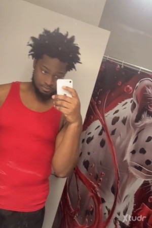 Xtudr - Swizzle: Me gusta el deporte
Me gusta el abrazo
Soy amigo del 420
Tengo un fetiche por los pies