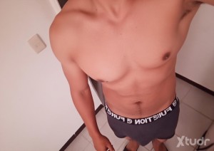 Xtudr - Amo_joven: Looking for a little slut to have fun, I'm very interested in cash, but as long as you're obedient that's fine.