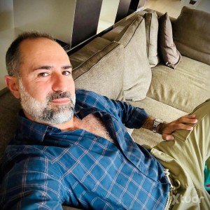 Xtudr - Larryrue: A serious relationship that will lead to marriage 