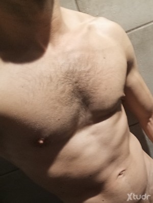 Xtudr - Puercazo: Submissive, quite a pig, wanker. I'm into muscular gays, cumrags, precum, body odor, piss, jockstraps, exhibitionism, humi...