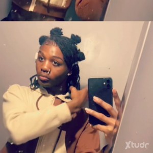 Xtudr - 16im6xhv: Im a verse bttm looking for other verses im into scat 💩 add my sc Ohdatsjqy 
