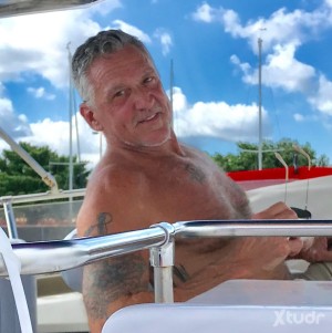 Xtudr - BigEric101: Friendship and more
