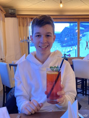Xtudr - jojo83: Hello im searching for friends 
Im Dutch 