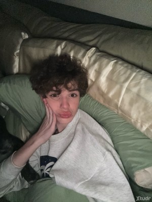 Xtudr - MaTTheW88: Looking for a bf or a fun time 
Love to bake, I’m 5”10, 125

